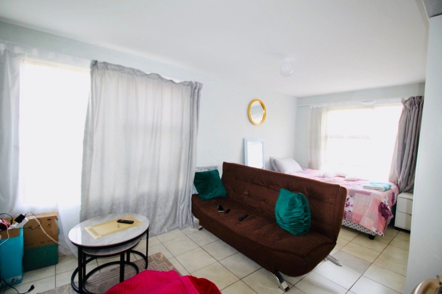 1 Bedroom Property for Sale in Amalinda Eastern Cape